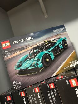 LEGO Aston Martin Valkyrie