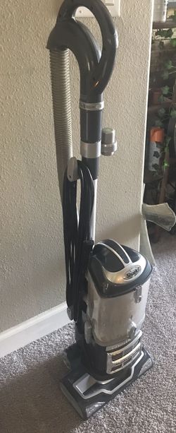 Shark Navigator Lift Away Professional Vacuum 