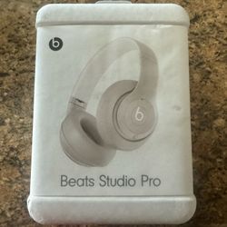 Beats Studio Pro