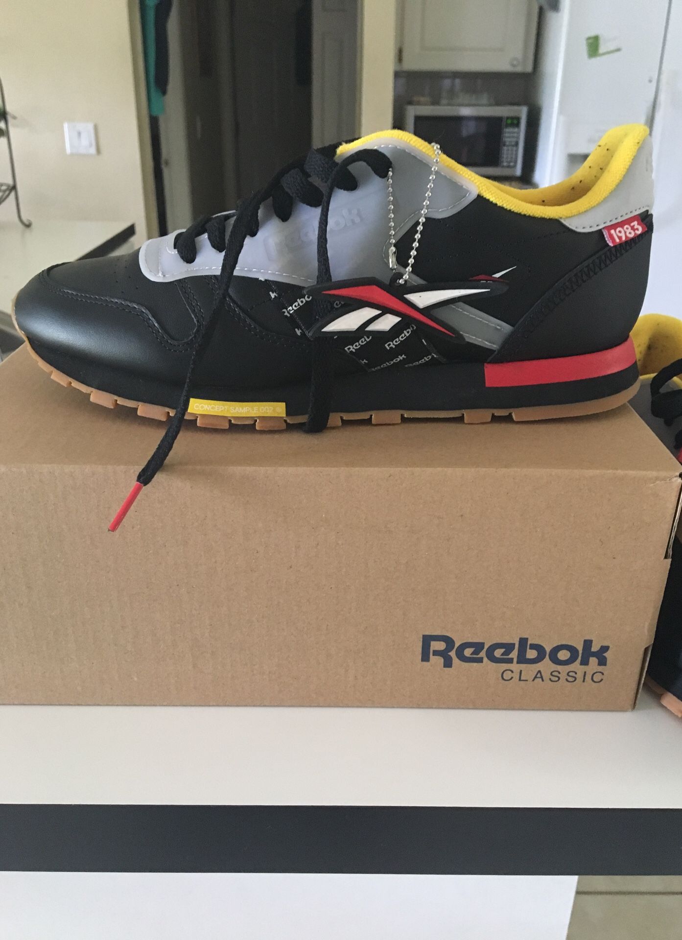 Men’s Reebok size 8.5