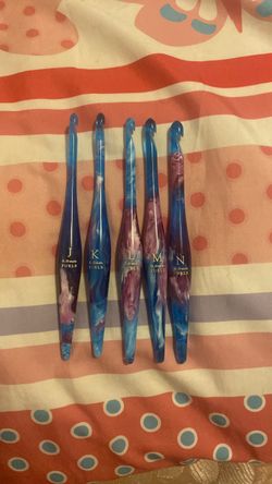 Furls zodiac cancer crochet hook set