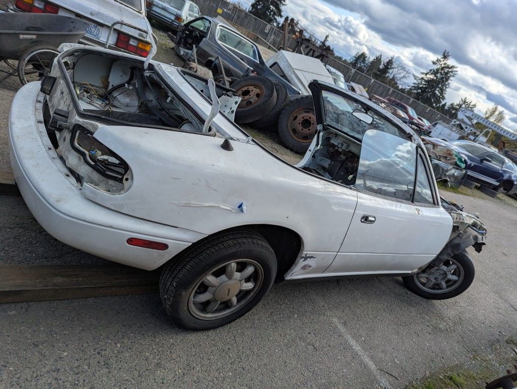 Parting Out 1992 Mazda Miata Parts