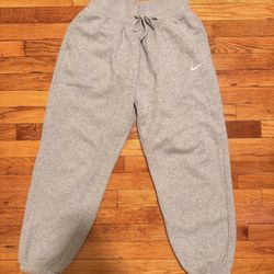 Women’s Oversized Nike Sweatpants