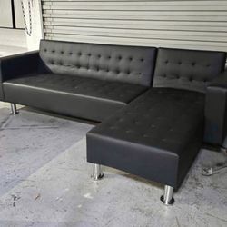BLACK LEATHER SECTIONAL COUCH 🚚 🔥