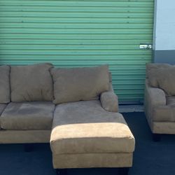 ✨ BEAUTIFUL Brown Microfiber 3-Seater Couch + Ottoman & Chair - $400 (FREE DELIVERY!) ✨