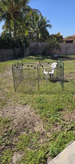 Large tall play pen 6ft x 6ft x 44in