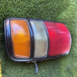 2004 GMC Yukon LH & RH Taillights 