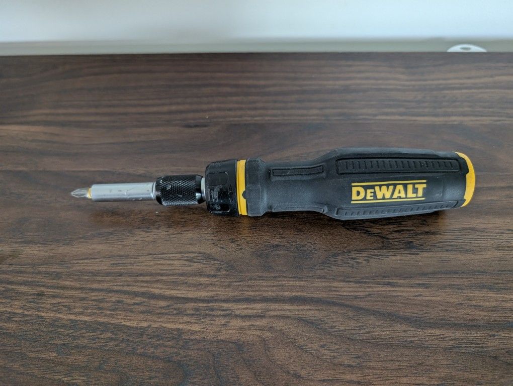 DEWALT
MAX FIT Telescoping Multi-Bit Screwdriver Set