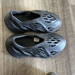 Adidas Yeezy Foam RNR 