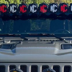50" Pro6 Gravity® LED - 8-Light - Light Bar System - 160W Combo Beam - for 18-24 Jeep JL / JT With Hilites 330