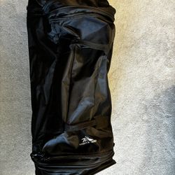 High Sierra medium wheeled Duffel 