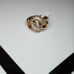 Beautiful ring Size 7..... 14K gold laminated High quality 27$ Hermoso Anillo Medida 7 ...14K Oro Laminado De Alta Calidad 27$