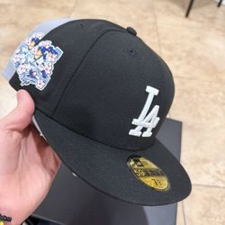 New Era 59FIFTY Los Angeles Dodgers Multiplayer Japan Side Patch fitted cap.