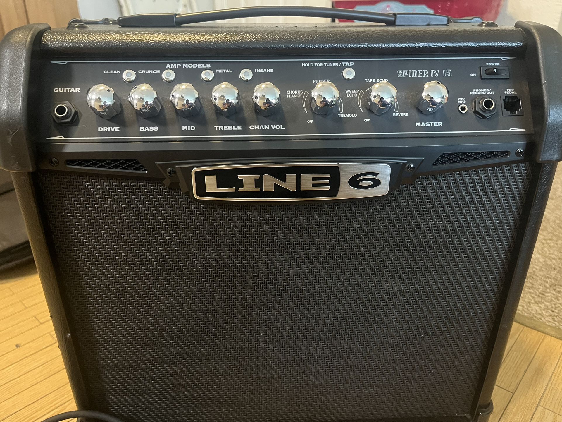 Line 6 Spider IV 15 Watts Guitar Amplifier