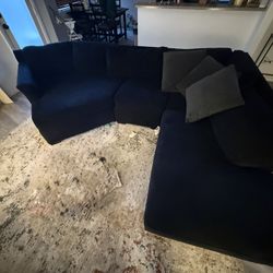 Three Piece Couch w Accent Pillows