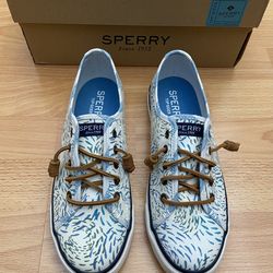Women's Sperrys - Top-Sider Sneakers in Seacoast Fish Circle, White Blue, Size 7.5