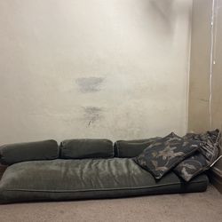 Sofa Matress With Pillows