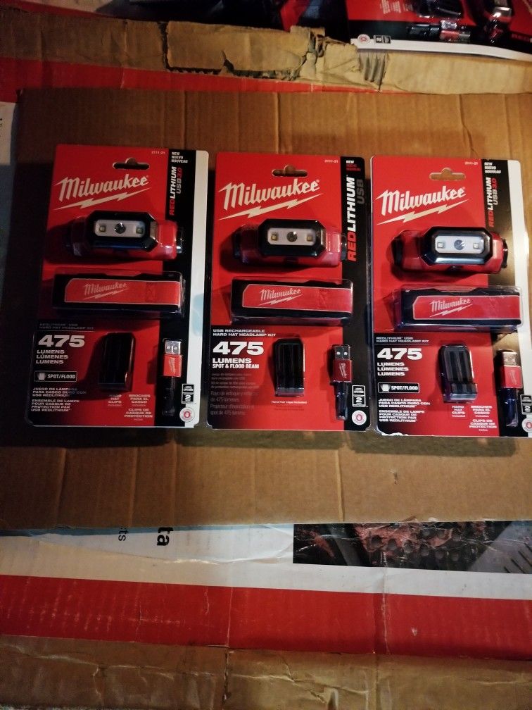 Milwaukee light Of 475 Lumens brand New for $ 60 each.