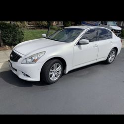 White 2011 G25x Infiniti