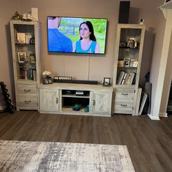 Entertainment / Tv Console