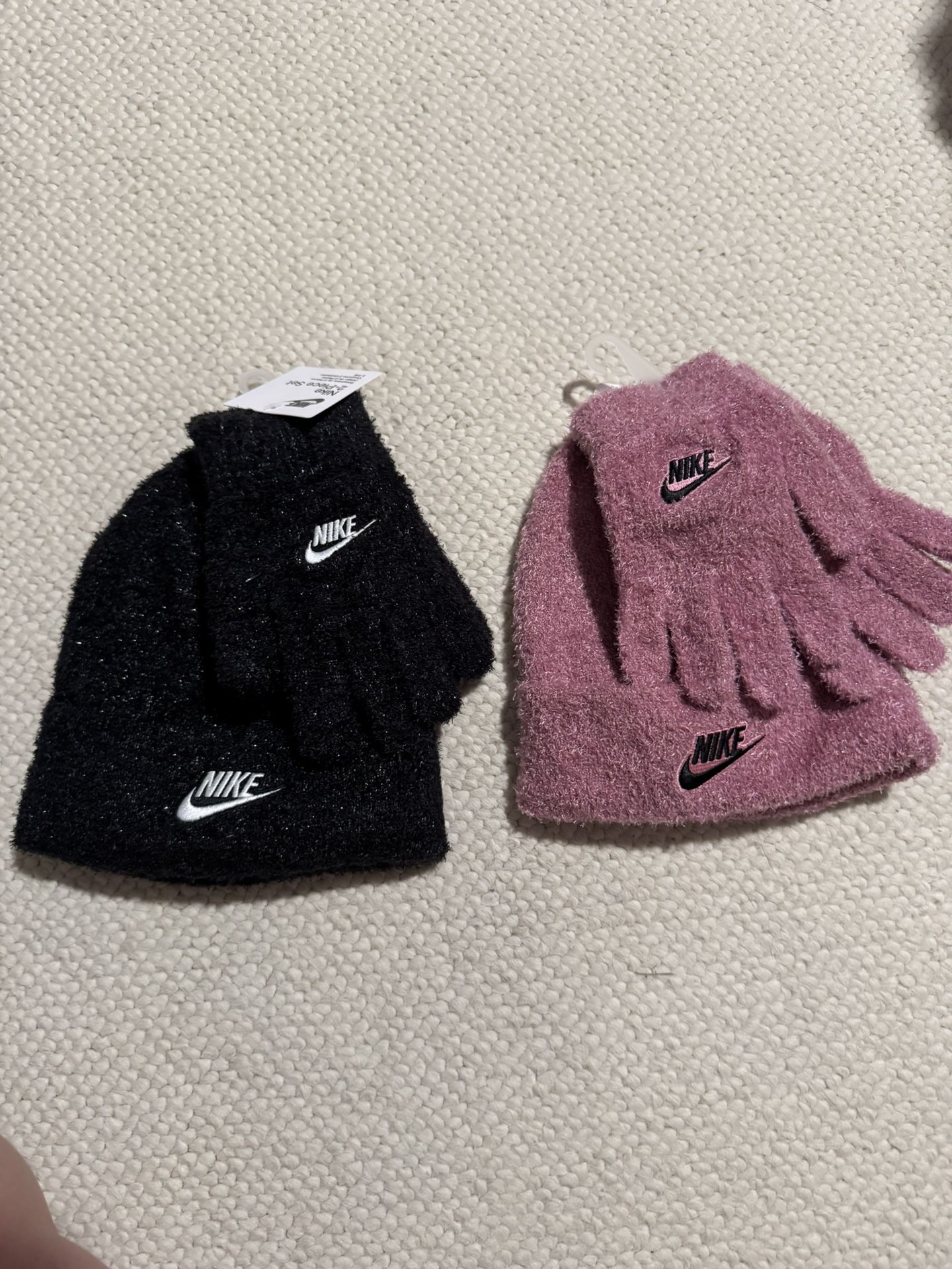Set Of 2 Girls Nike Hat And Gloves Set