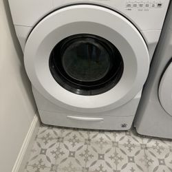 Whirlpool - 4.5 Cu. Ft.  HE WORKING Front Load Washer- WFW5620HW (3yrs old)