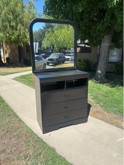 Dresser