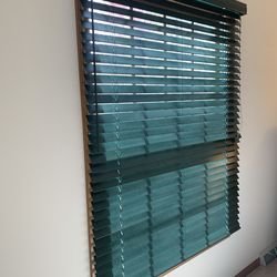 HUNTER DOUGLAS 2 IN WOOD BLIND+VALANCE, HUNTER GREEN, 47.75W X 62L