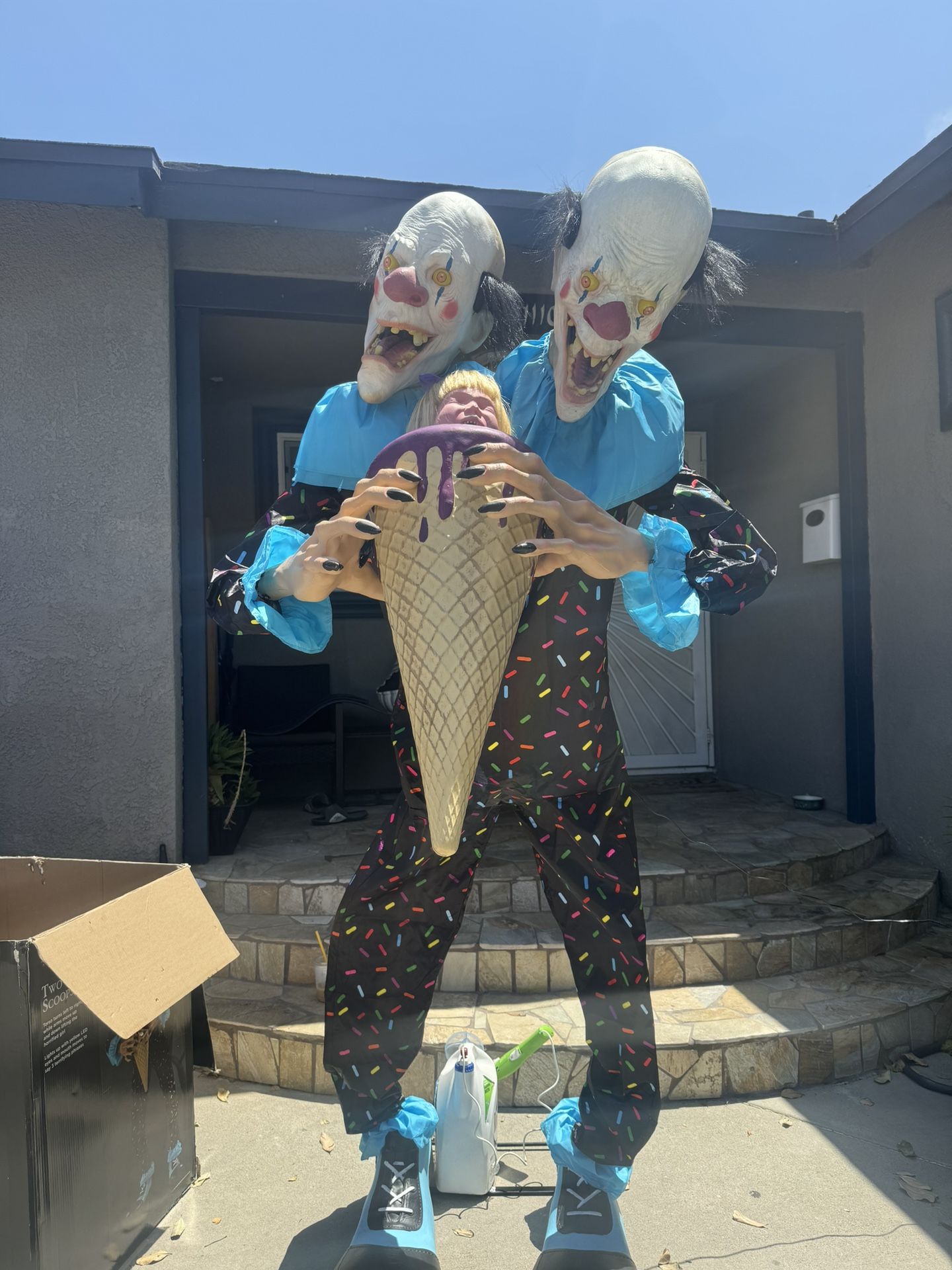 Halloween Two Scoops Animatronic Clown