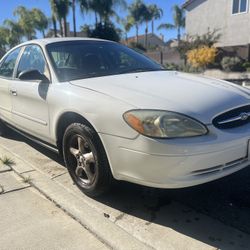 2001 Ford Taurus