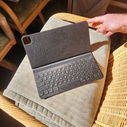 iPad Pro 12.9” Folio Keyboard Case – Excellent Condition – $75 OBO