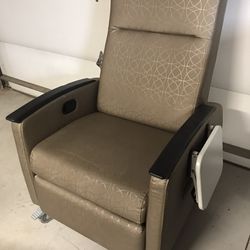 Healthcare Recliner Chair with Locking Wheels