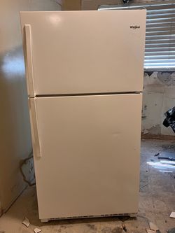 White Whirlpool Top-Freezer Refrigerator (20 cu. ft.) - Good Condition