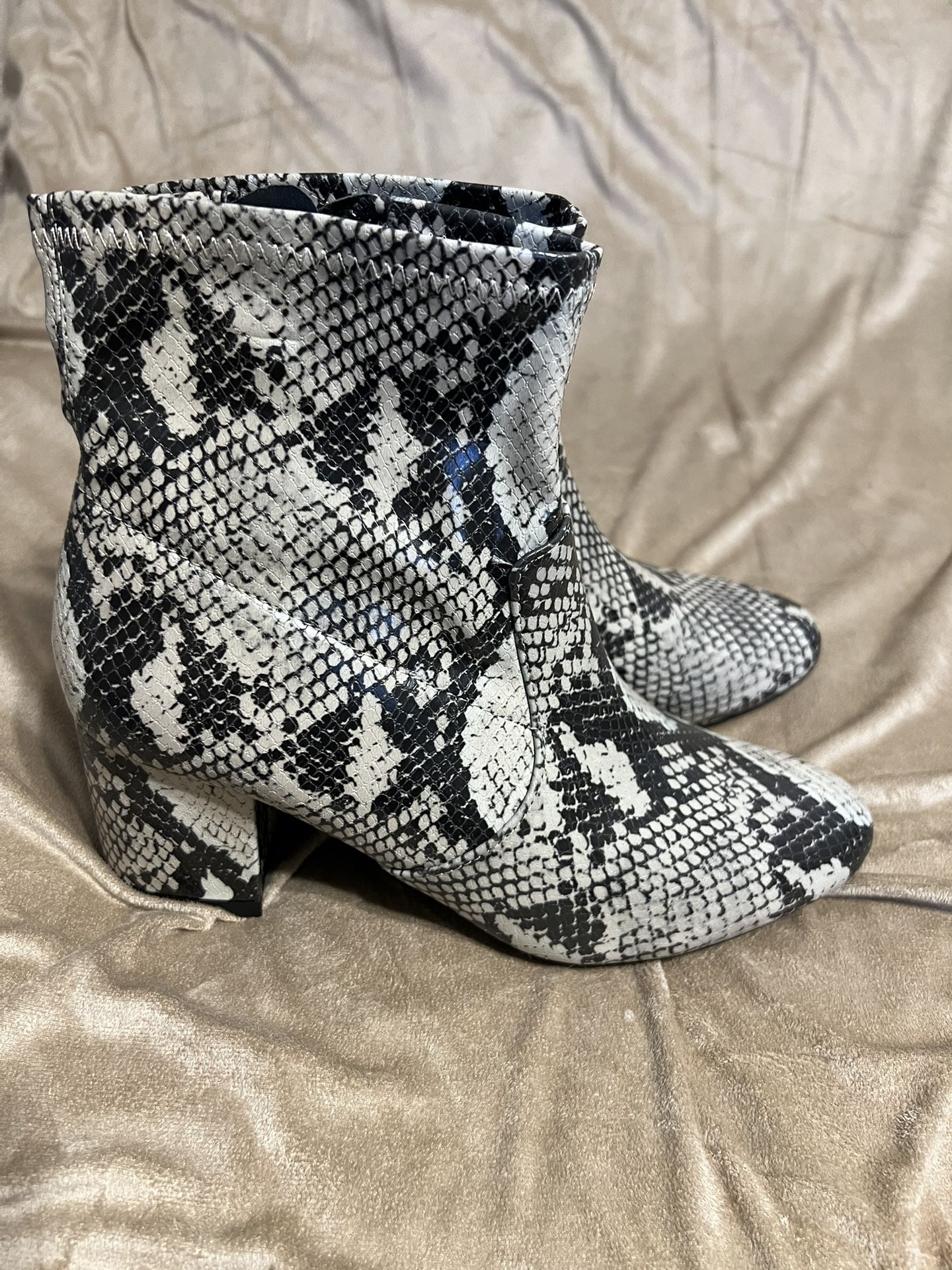 Black/ White Snake Print Boot