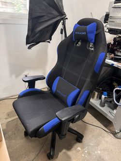AK RACING GAMING CHAIR