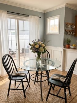 Circle glass table set