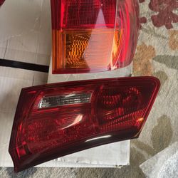 Back Lights L And R Sides For 250-350 Lexus IS 06-09