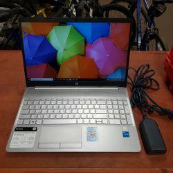 HP 15.6" Laptop Windows 10 256gb SSD