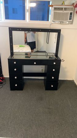 It’s a make up desk