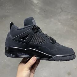 Black Cat Jordan 4