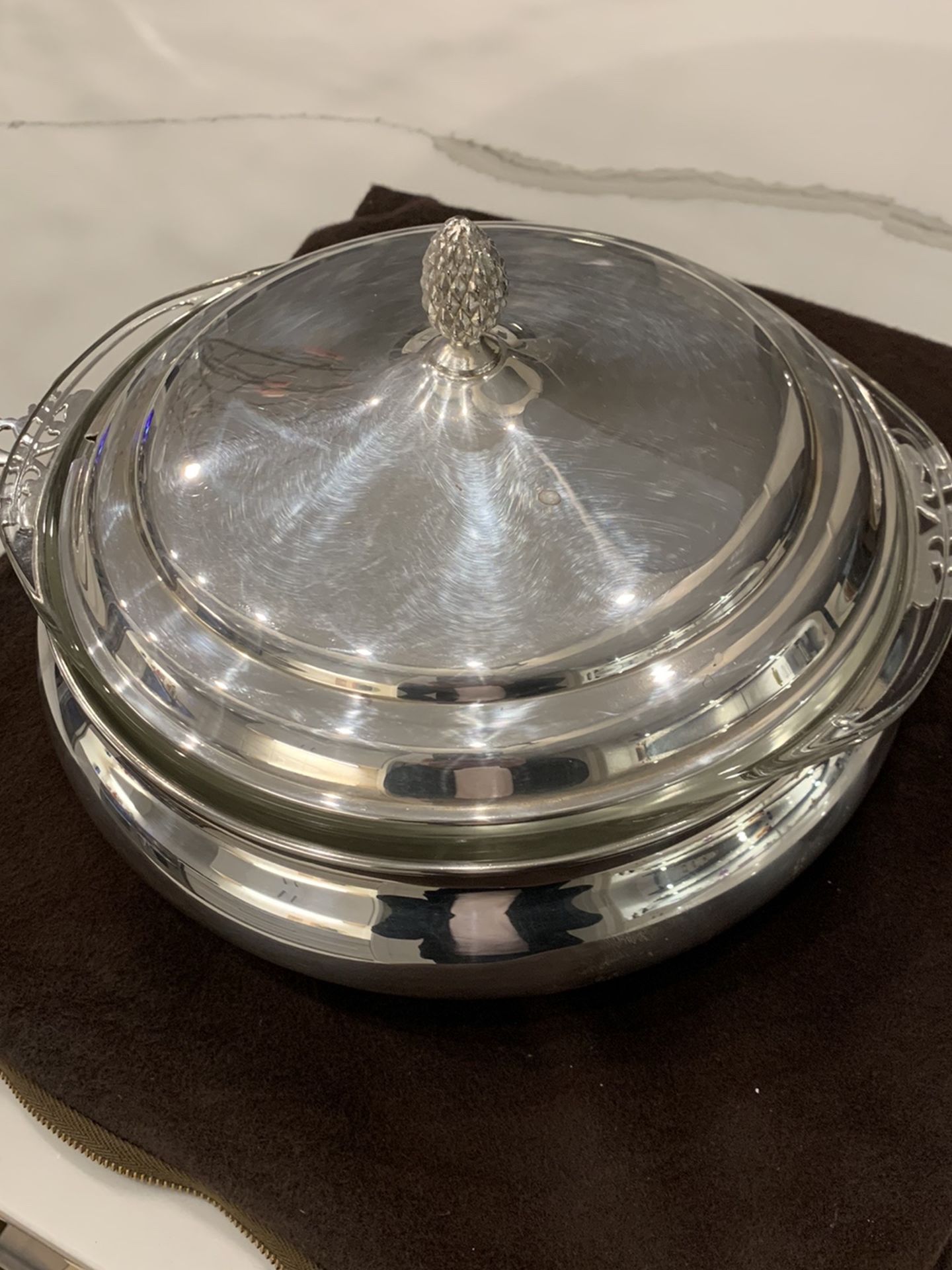 Mid-Century Sheffield Silver Co. Covered Casserole & Pyrex Glass Bowl Insert set (12” And 10”)
