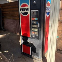 Vintage Vending Machine 200