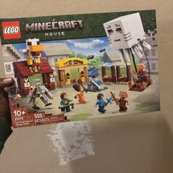LEGO Minecraft 21273 Ghast Balloon Village Attack