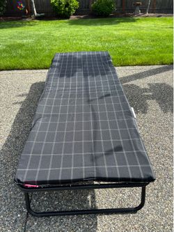 Coleman ComfortSmart Camping Cot with Sleeping Pad – NEW