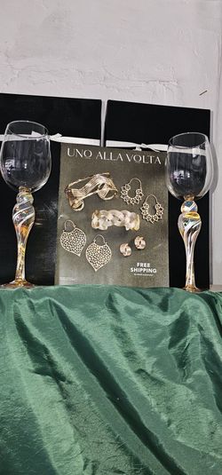 Set Of 2 Una Alla Volta Wine Glasses 