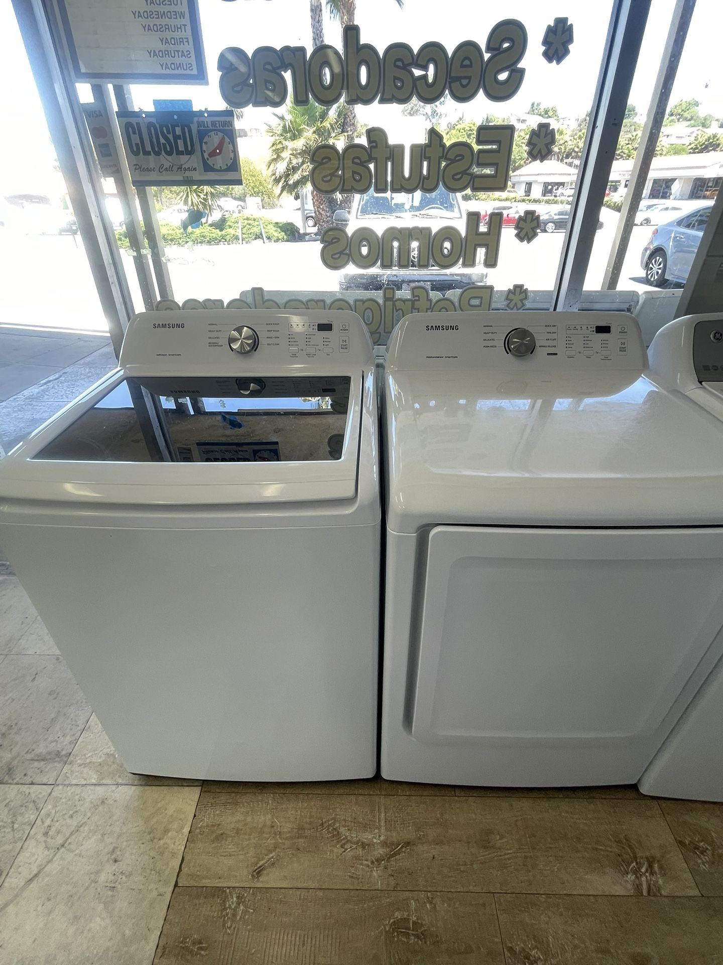 Samsung Gas Dryer And Washer Set In Excellent Condition 