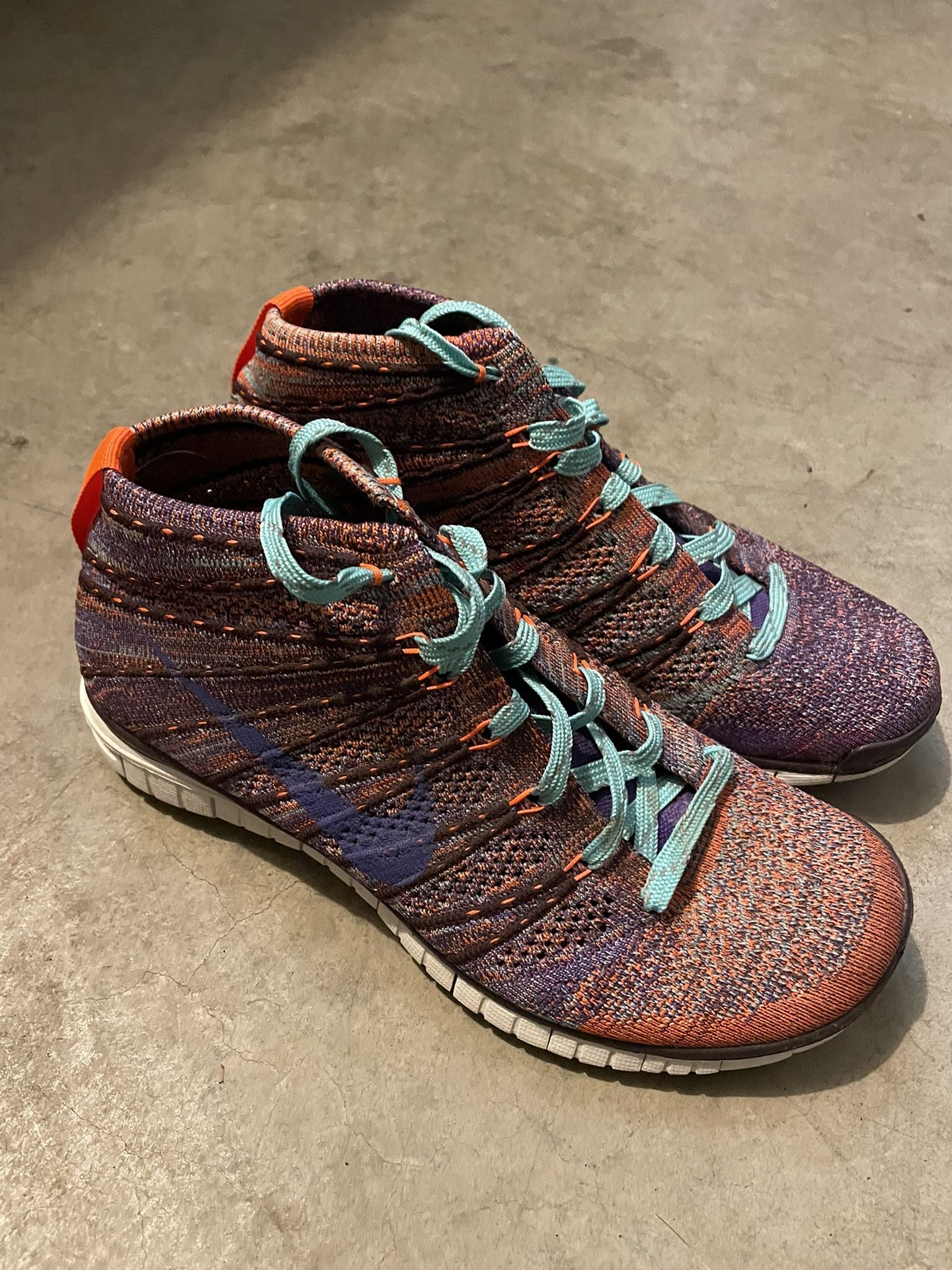 Women’s Nike Shoes - Size 7.5