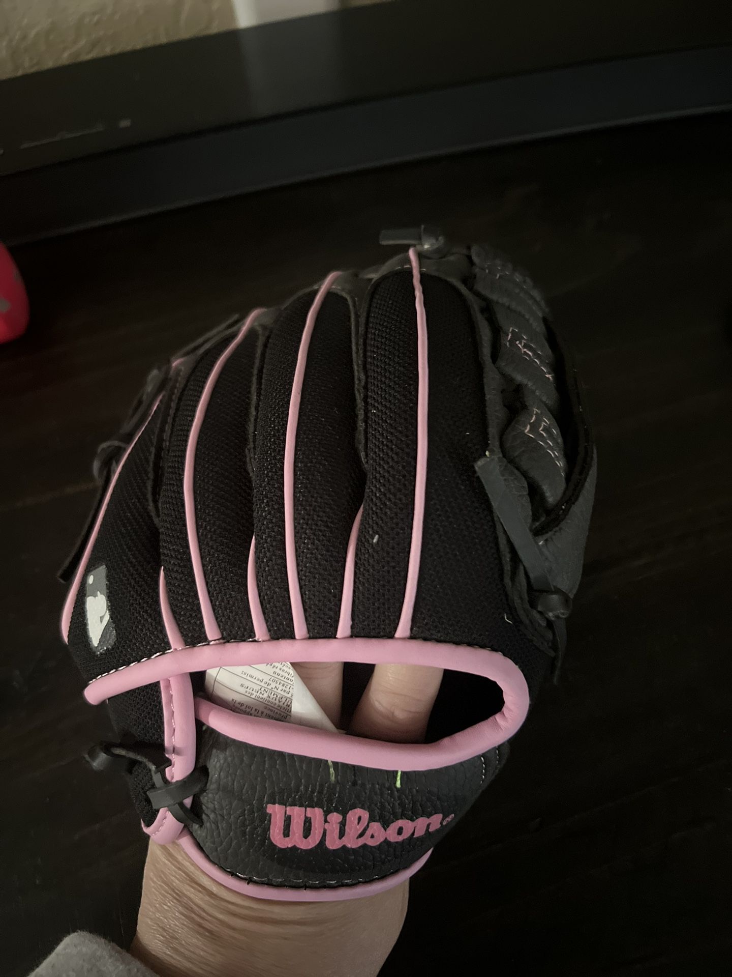 Wilson T-ball Size 9” Glove 