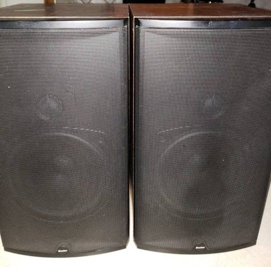 Boston CR8 Audiophile Speakers Exc Cond & $250 Tempered Glass Stands