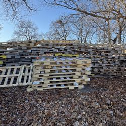  Wood HT Block Pallets